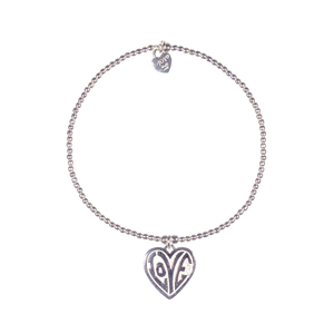 A bracelet made of 925 sterling silver beads with a small heart-shaped charm featuring the text 'Love'.
